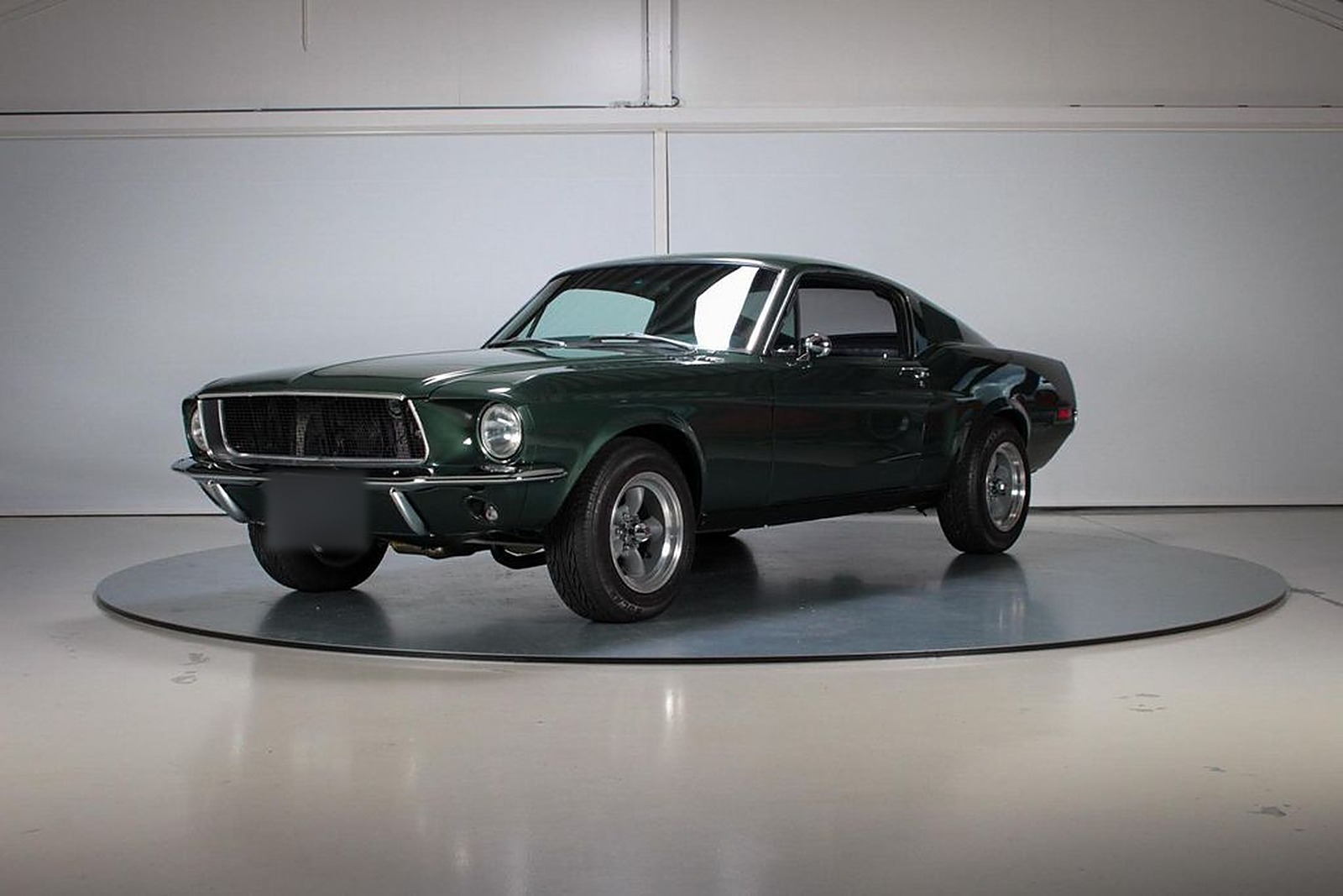 Mustang 1968 года спереди: решётка и круглые фары