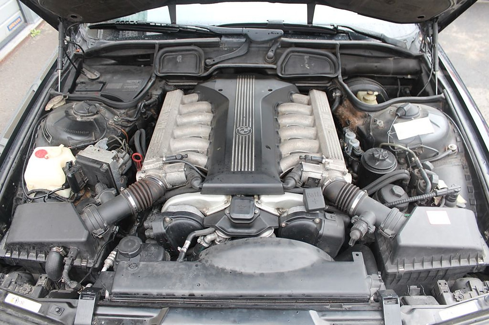 V12 5,4 литра под капотом